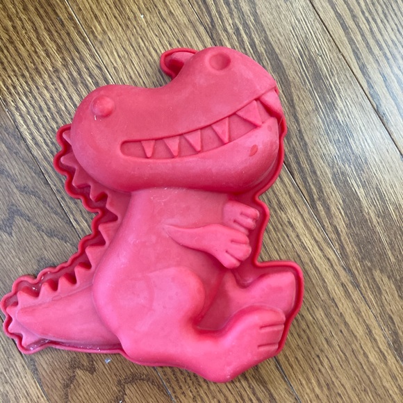 Silicone dinosaur mold - Picture 2 of 2
